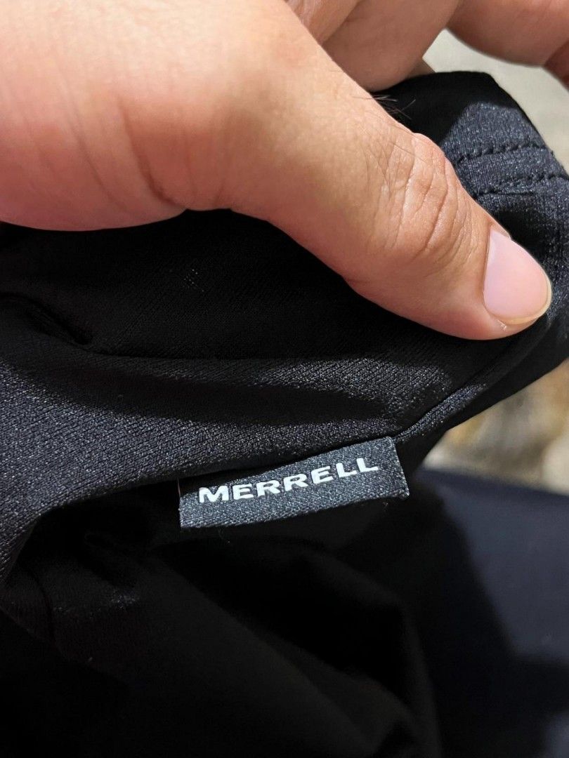 MERRELL RUBBER POCKET SHIRT (Category: Tshirts & Polo Shirts ) located in Davao. Submitted by blazing.rachel02 (Listing ID 1469887373, Image 3). Description: 21.5 x 26.5 (fits large) Black na black pa Issue: slightly bacon nexk Can do VC with actual item.