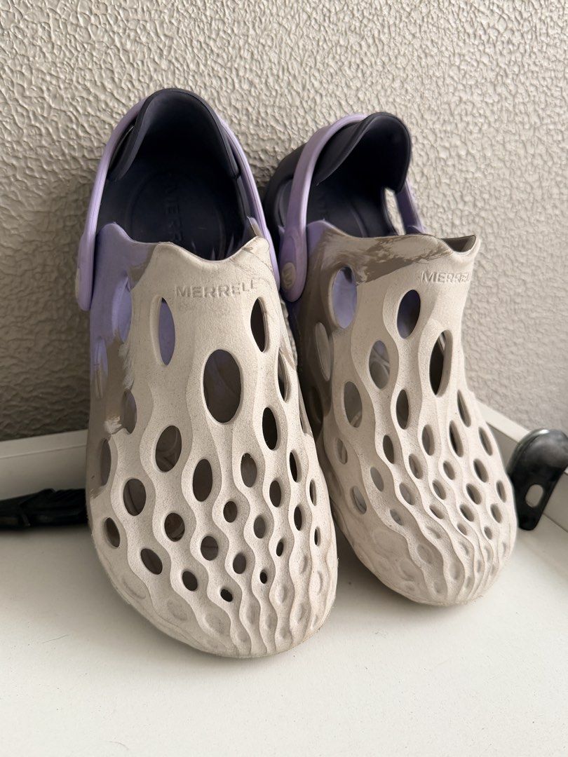 Merrell Slides (Category: Slippers and slides) located in San Juan City. Submitted by ianney (Listing ID 1469763683, Image 1). Description: Store bought. Outgrow. Like new. Comfy everyday wear. No more box. Sf c/o buyer. .