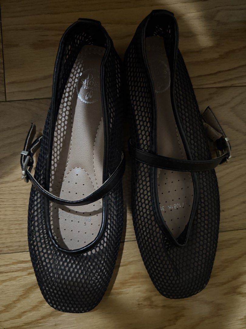 Mesh Shoes (Category: Flats & Sandals) located in Taguig. Submitted by kmendoza09 (Listing ID 1469906903, Image 3). Description: From bkk Used once.
