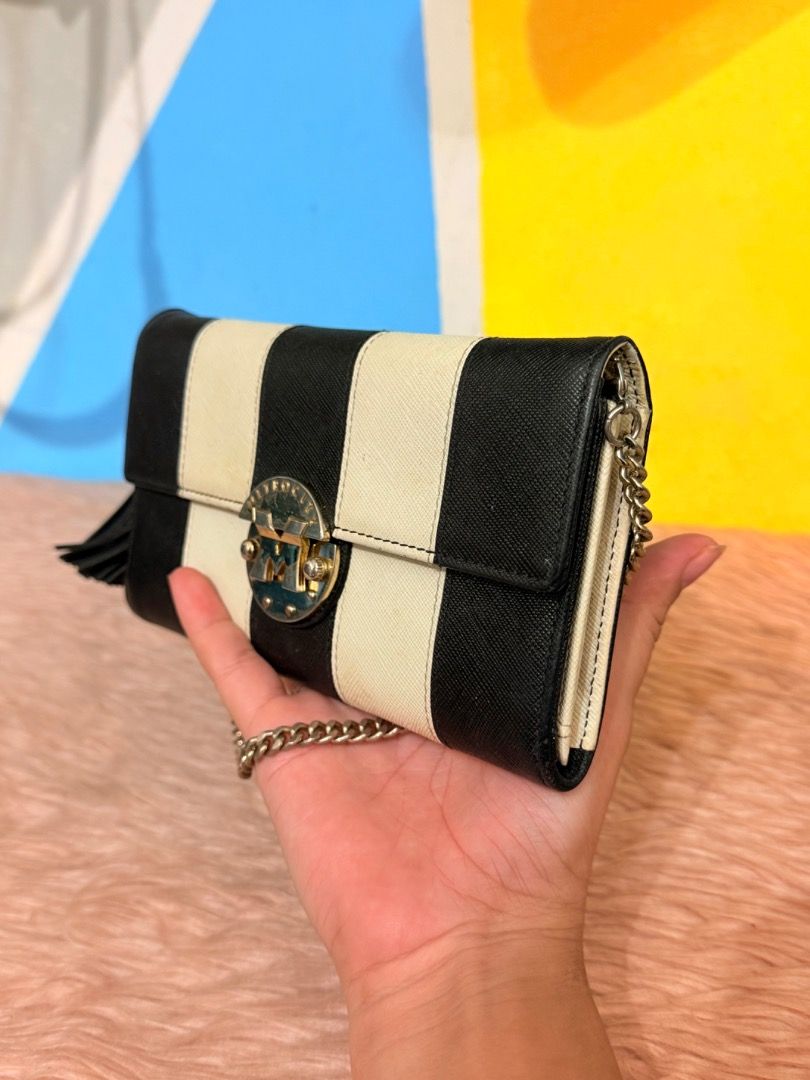 Metrocity (Category: Wallets & Card holders) located in Cagayan de Oro. Submitted by rairaibags (Listing ID 1469866203, Image 3). Description: .