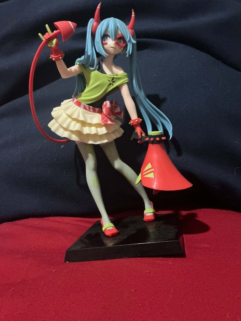 Miku figures (Category: Figurines & Statues) located in Rizal. Submitted by youngpenguin.ae303d (Listing ID 1469911687, Image 1). Description: .