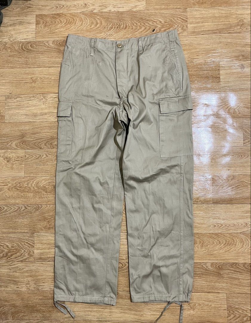 Military pants (Category: Trousers) located in Zamboanga. Submitted by alterramz08 (Listing ID 1469930596, Image 1). Description: Military Pants Size 35 length 42 Thigh 13.5 leg opening 9 Price : 1,000 Pesos !!!.