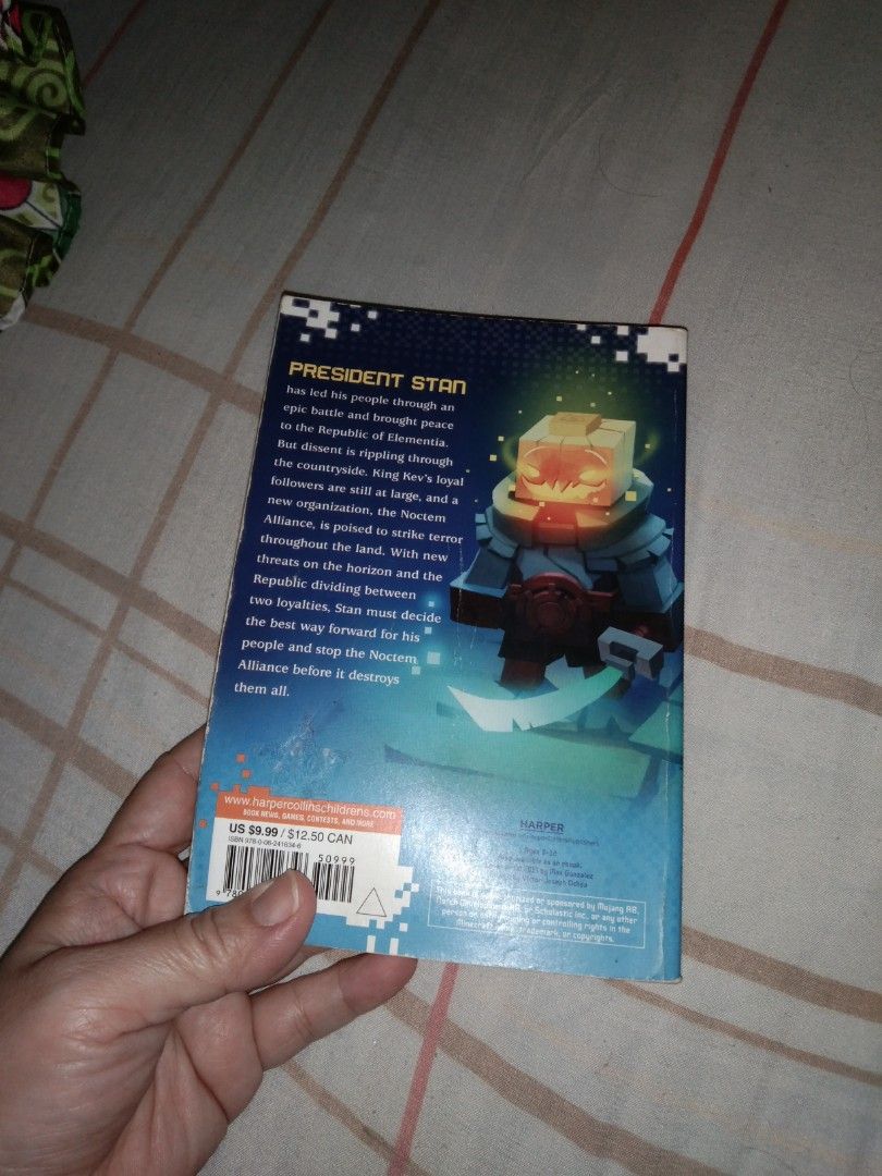 Minecraft book (Category: Children's Books) located in Quezon City. Submitted by eidorableshop (Listing ID 1469769198, Image 3). Description: .