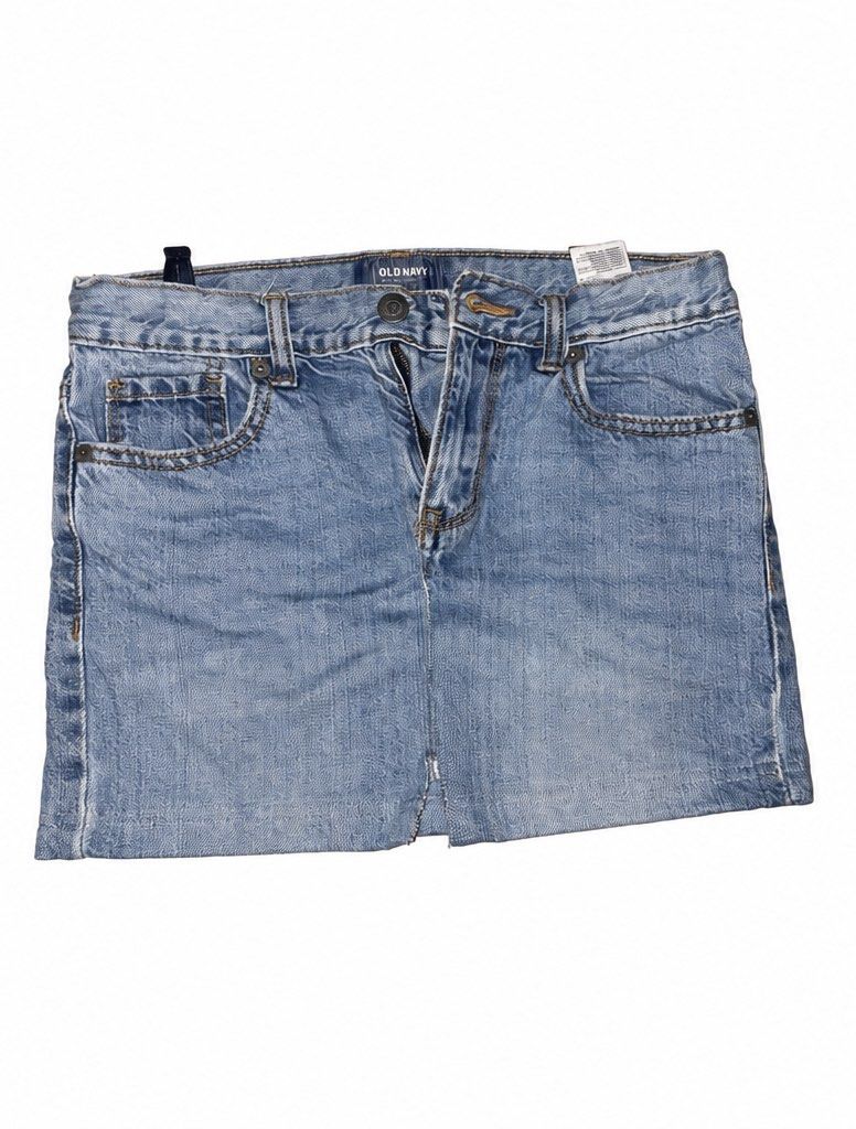 Mini skirt (Category: Skirts) located in Marikina City. Submitted by ziaziaaa (Listing ID 1469909652, Image 1). Description: - Brand: Old Navy - Item: Denim Mini Skirt - Color: Light wash blue - Features: Front/back pockets, belt loops, button and zipper closure - Condition: Excellent pre-loved condition - Style: Casual, versatile for everyday OOTDs.