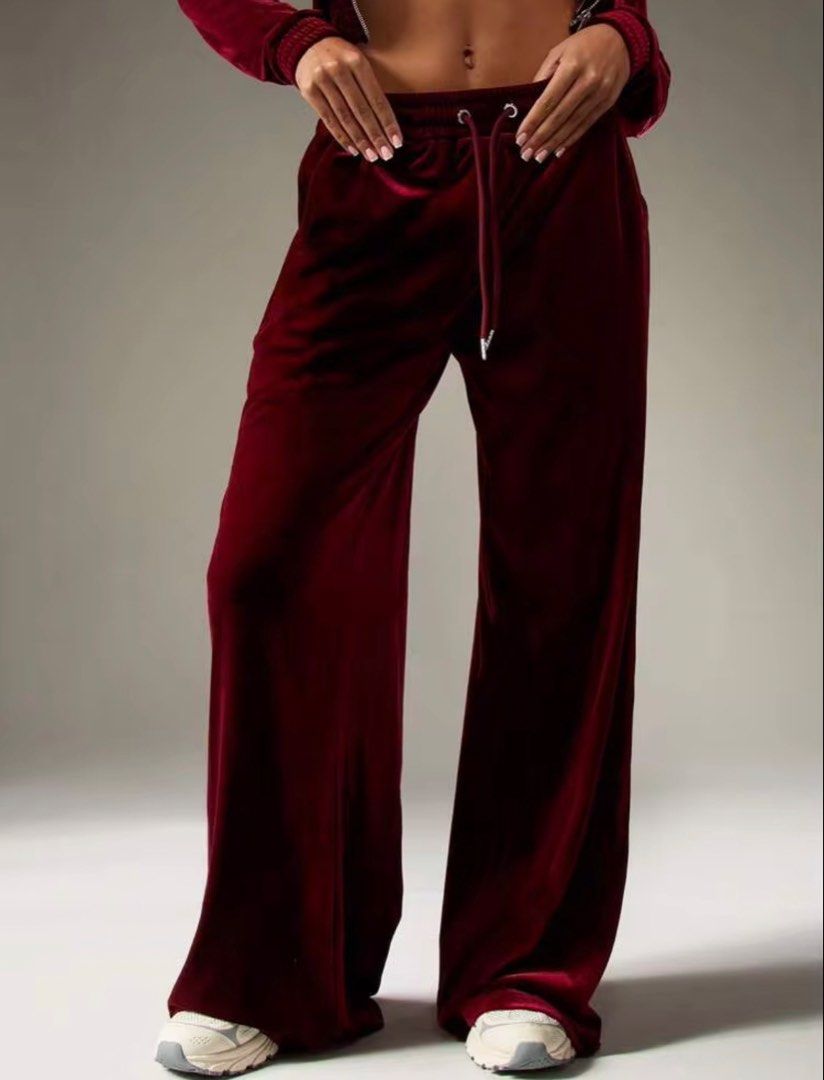 Missguided Velvet Wideleg Pants (Category: Other Bottoms) located in Manila. Submitted by juliaxgamboa (Listing ID 1469844399, Image 1). Description: .