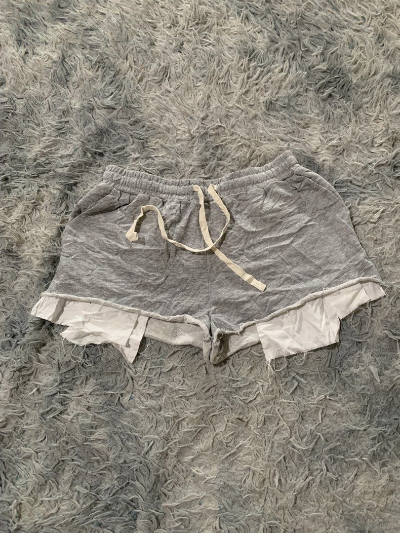 MIU MIU (Category: Shorts) located in Antequera. Submitted by litsthrift (Listing ID 1469946037, Image 1). Description: Miu miu cotton sexy short.