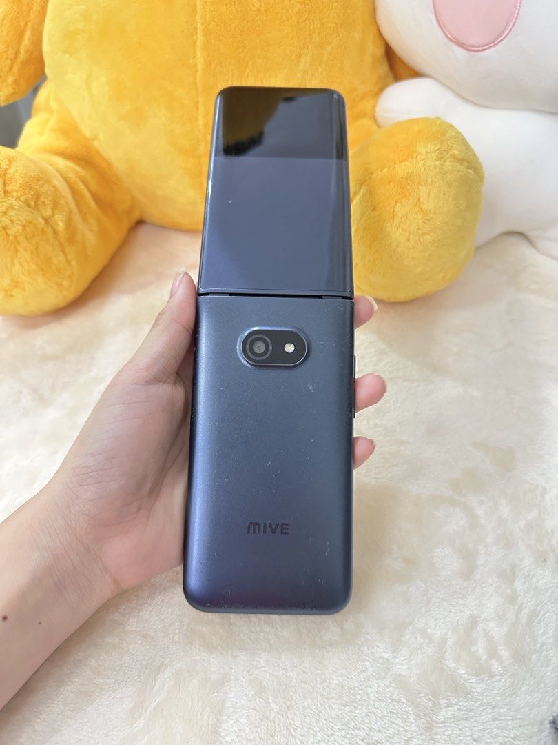 MIVE STYLE FOLDER2 (Category: Android Others) located in Mandaluyong City. Submitted by jezel01 (Listing ID 1469779755, Image 1). Description: MIVE STYLE FOLDER 2 32GB 2GB RAM Openline issue: casemarks, dents Unli check Touch and type Android 14 .