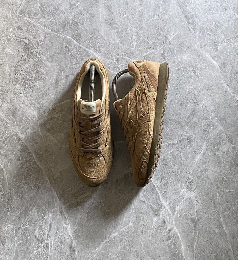 Mizuno LG 60S 2k (Category: Sneakers) located in San Carlos. Submitted by ddri.pshop (Listing ID 1469847992, Image 1). Description: size 39 / 25cm.