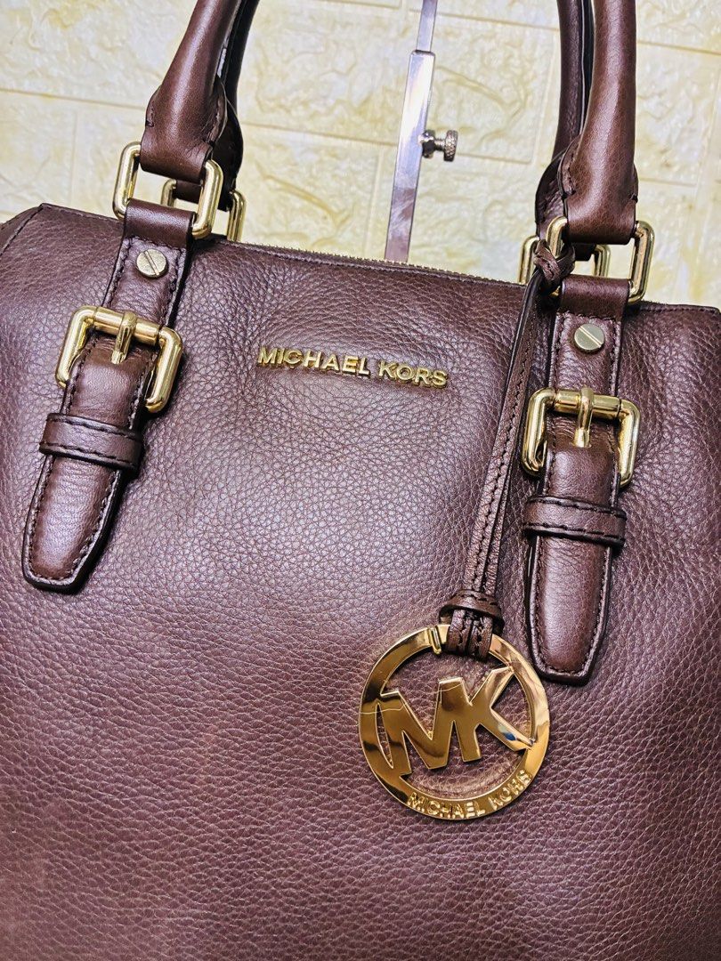 MK Ciara Large Zip Satchel Coffee Brown (Category: Shoulder Bags) located in Subic. Submitted by anabananaco. (Listing ID 1469857419, Image 3). Description: 👌 Guaranteed authentic. 👜 Preloved Bags 🎌 From Japan 🇯🇵 .