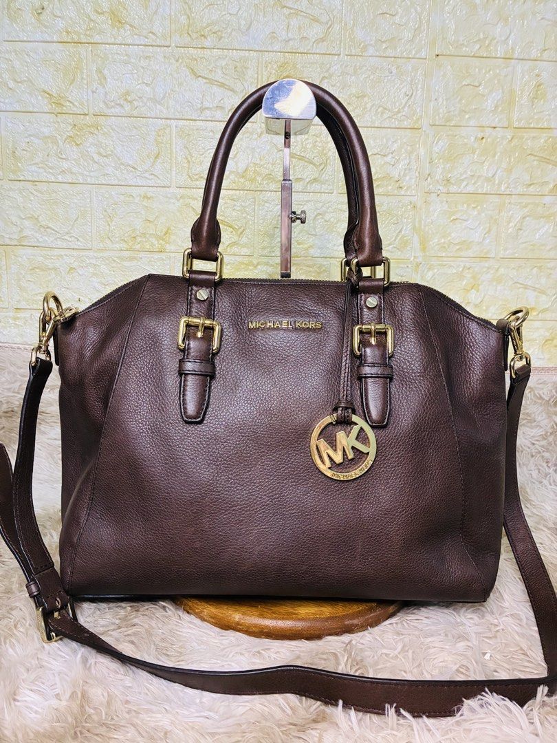 MK Ciara Large Zip Satchel Coffee Brown (Category: Shoulder Bags) located in Subic. Submitted by anabananaco. (Listing ID 1469857419, Image 2). Description: 👌 Guaranteed authentic. 👜 Preloved Bags 🎌 From Japan 🇯🇵 .