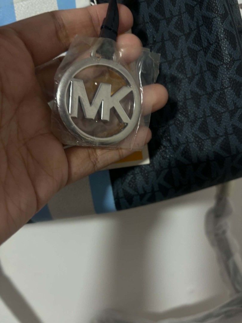 MK doctors bag (Category: Cross-body Bags) located in Cavite. Submitted by swiftfish_2c26c0 (Listing ID 1469915012, Image 3). Description: .