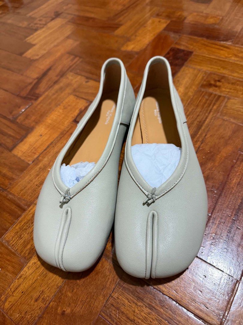 MM Tabis size 24cm (Category: Flats & Sandals) located in Indang. Submitted by specialsbya (Listing ID 1469841493, Image 2). Description: Super r3p Size 24cm Brand new Rfs: mistaken sa size naorder Genuine leather Really pretty and top tier quality.
