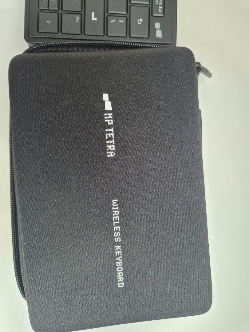 Mobile Pixels MP Tetra Wireless Split Keyboard + Display & Carrying ...