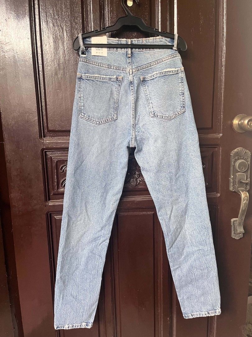 Mom Jeans - Small (Category: Jeans) located in Manila. Submitted by paulyntalan (Listing ID 1469846479, Image 2). Description: .