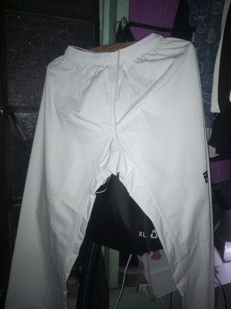 MOOTO Black Collar Dobok Taekwondo (Category: Combat Sports) located in Quezon City. Submitted by oshhh_ (Listing ID 1469925966, Image 3). Description: MOOTO Black collar dobok No Issues Size 180cm 1500.