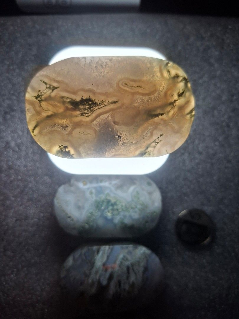 Moss agate (Category: Precious Stones) located in Cavite. Submitted by eunha.fnds (Listing ID 1469887114, Image 2). Description: palm moss agate bundle price available NO COD J&T / LALAMOVE .