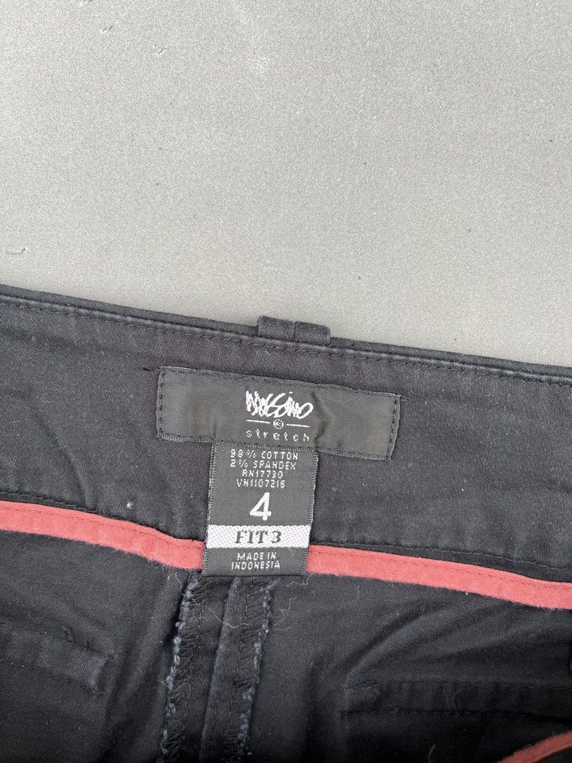 MOSSIMO DENIM SHORT (Category: Shorts) located in Quezon City. Submitted by kentstuff (Listing ID 1469899289, Image 2). Description: MOSSIMO Waist: 30-32 Length: 18.5 Leg opening: 8 Condition: Excellent CR: 9/10 Issue: ❌ DISCLAIMER: This is a thrifted item. All brands, logos, and trademarks belong to their rightful owners. We’re here to rehome great pieces — no brand affiliation intended.