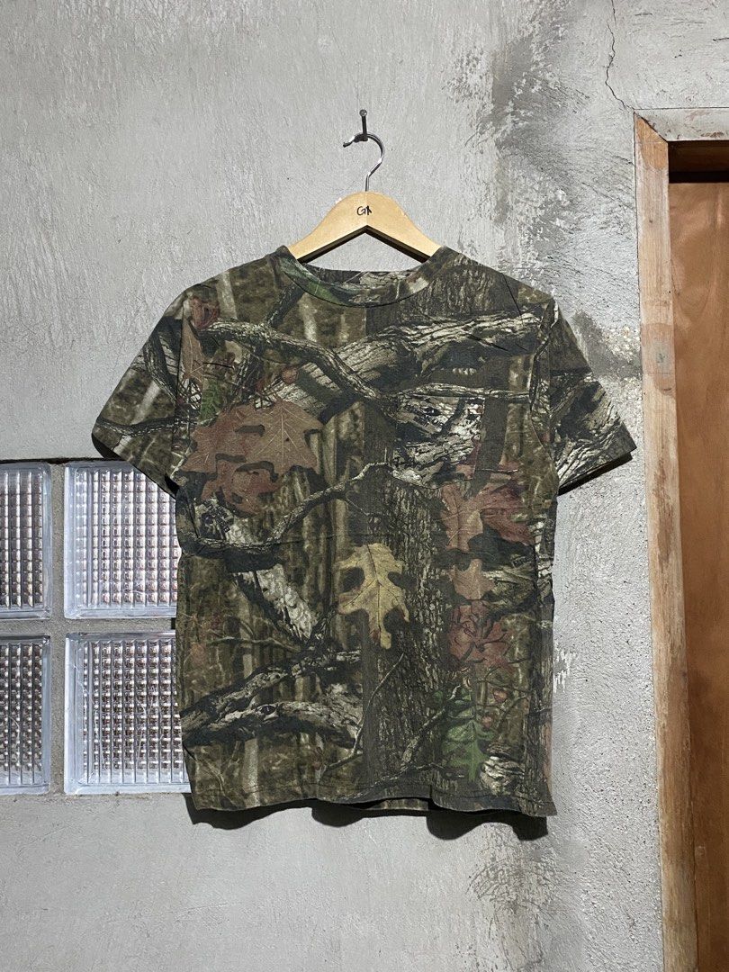MOSSY OAK REAL TREE SHIRT (Category: Tshirts & Polo Shirts ) located in Minglanilla. Submitted by celathrift (Listing ID 1469795361, Image 1). Description: EXCELLENT CONDITION AS NEW CONDITION 10/10 COLOR RATE 21x27.