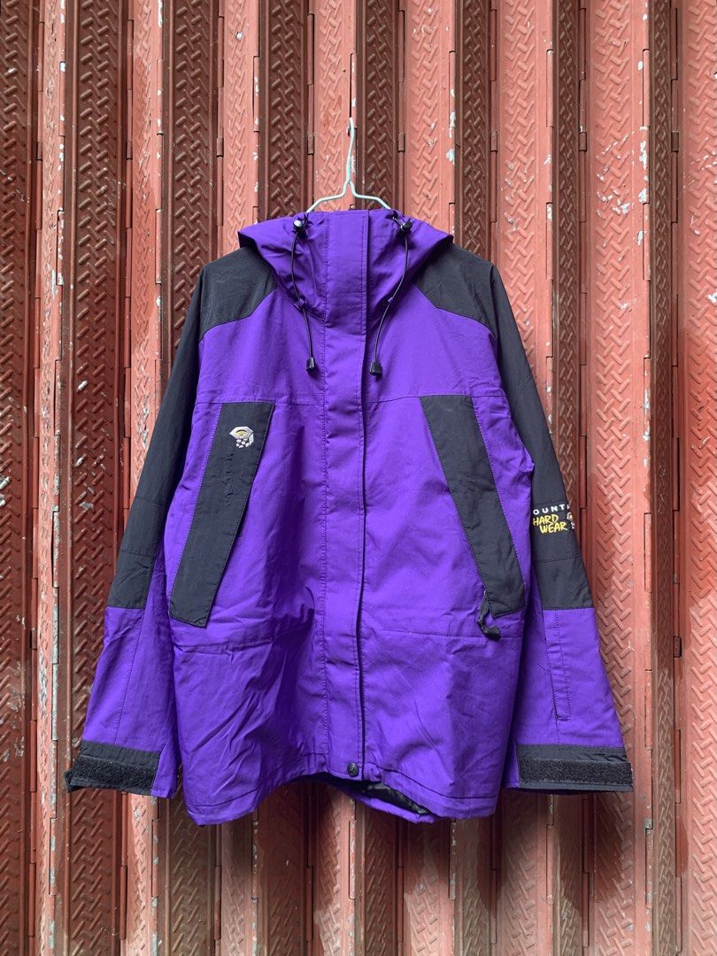 Mountain Hardwear 1990s Gore-Tex Parka Jacket (Category: Coats, Jackets and Outerwear) located in Buhi. Submitted by __sibol (Listing ID 1469782071, Image 1). Description: Mountain Hardwear 1990s Gore-Tex Parka Jacket Measurements: Width: 23” Length: 27” Sleeves length: 28”.
