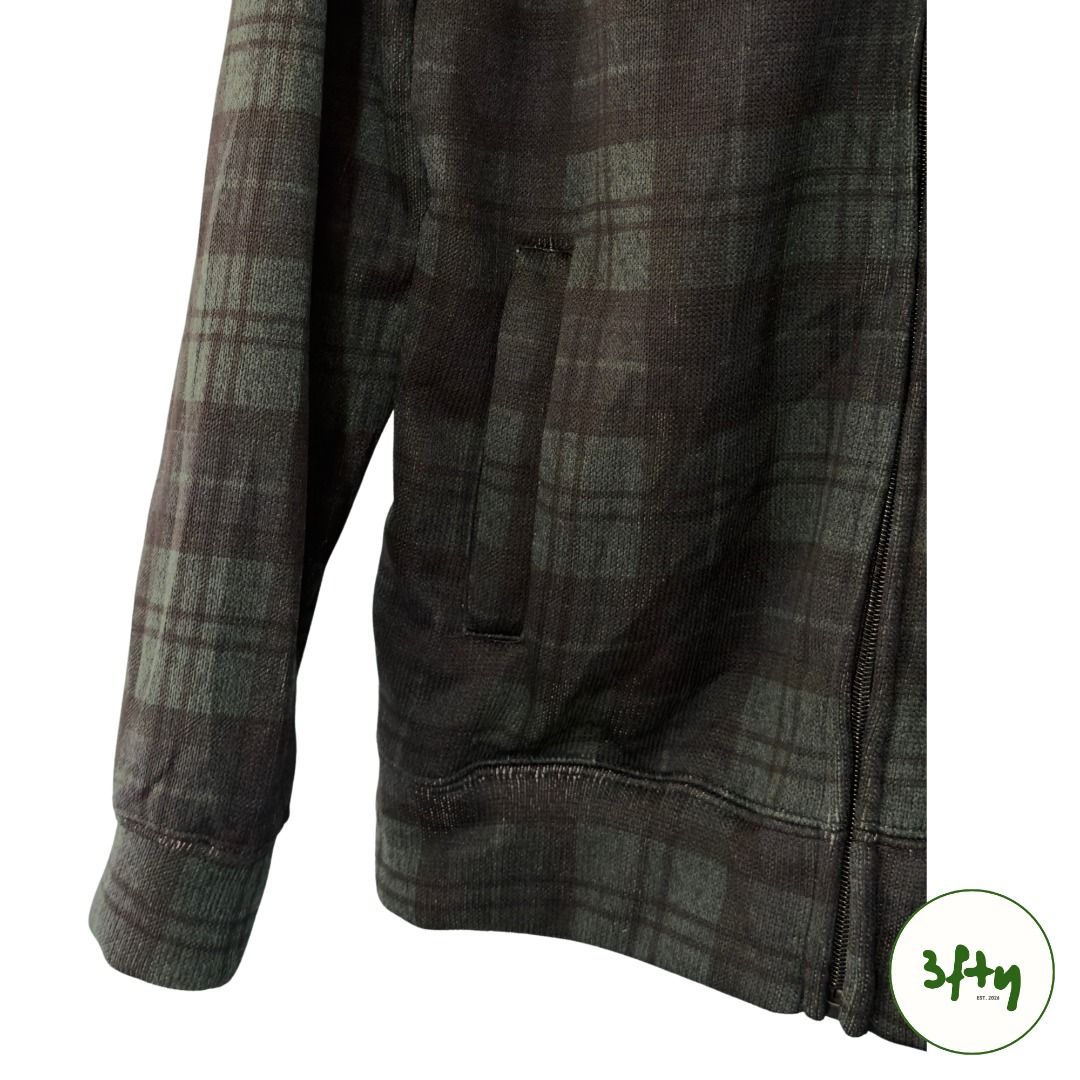 Mr. Junko Green Plaid Fur Collar Zip Jacket (Category: Coats, Jackets and Outerwear) located in Baguio. Submitted by 3ftypieces (Listing ID 1469890279, Image 2). Description: Mode of payment: GCash/Bank Transfer Mode of delivery: J&T Express (shouldered by buyer) Meet ups/drop off within Baguio City proper only. Feel free to dm for inquiries, thank you!!.
