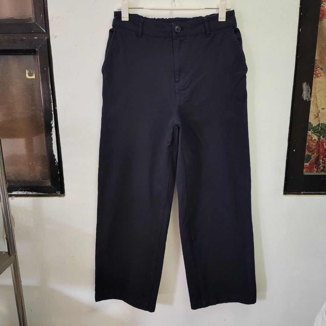 MUJI Stretch Straight Chino Pants (Category: Other Bottoms) located in Davao. Submitted by jcshop27 (Listing ID 1469936230, Image 2). Description: .