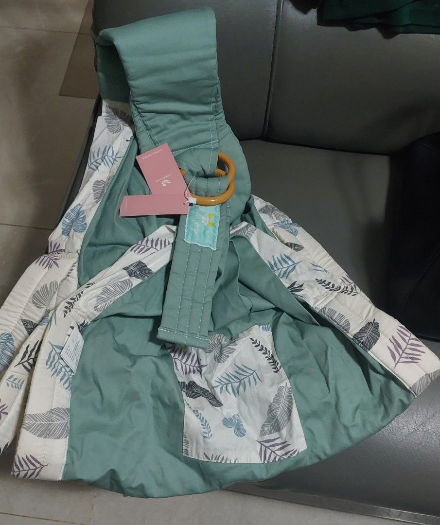 Multi wear baby carrier (Category: Carriers & Slings) located in Camaligan. Submitted by timeless-trinkets (Listing ID 1469945828, Image 1). Description: .