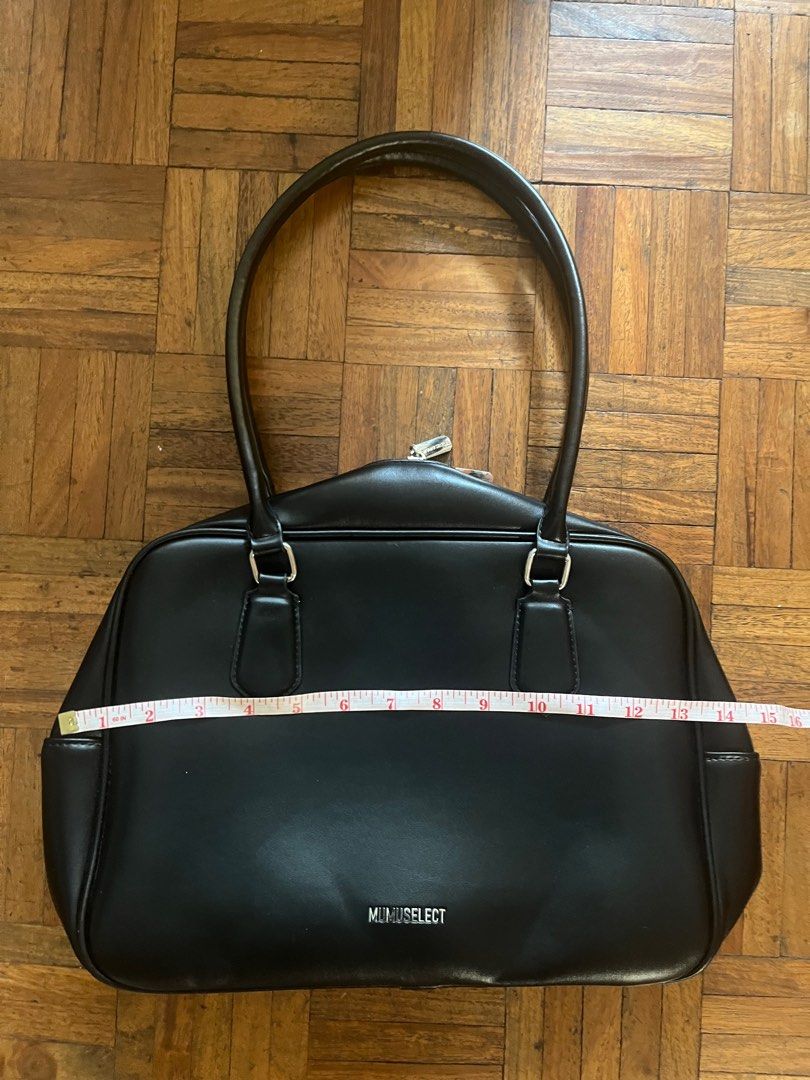 MUMU SELECT Black Tote Handbag (Category: Tote Bags) located in Makati City. Submitted by yoursecondbest (Listing ID 1469765673, Image 3). Description: Excellent condition. Used once or twice only. Clean inside and outside. Amoy bago pa po. .