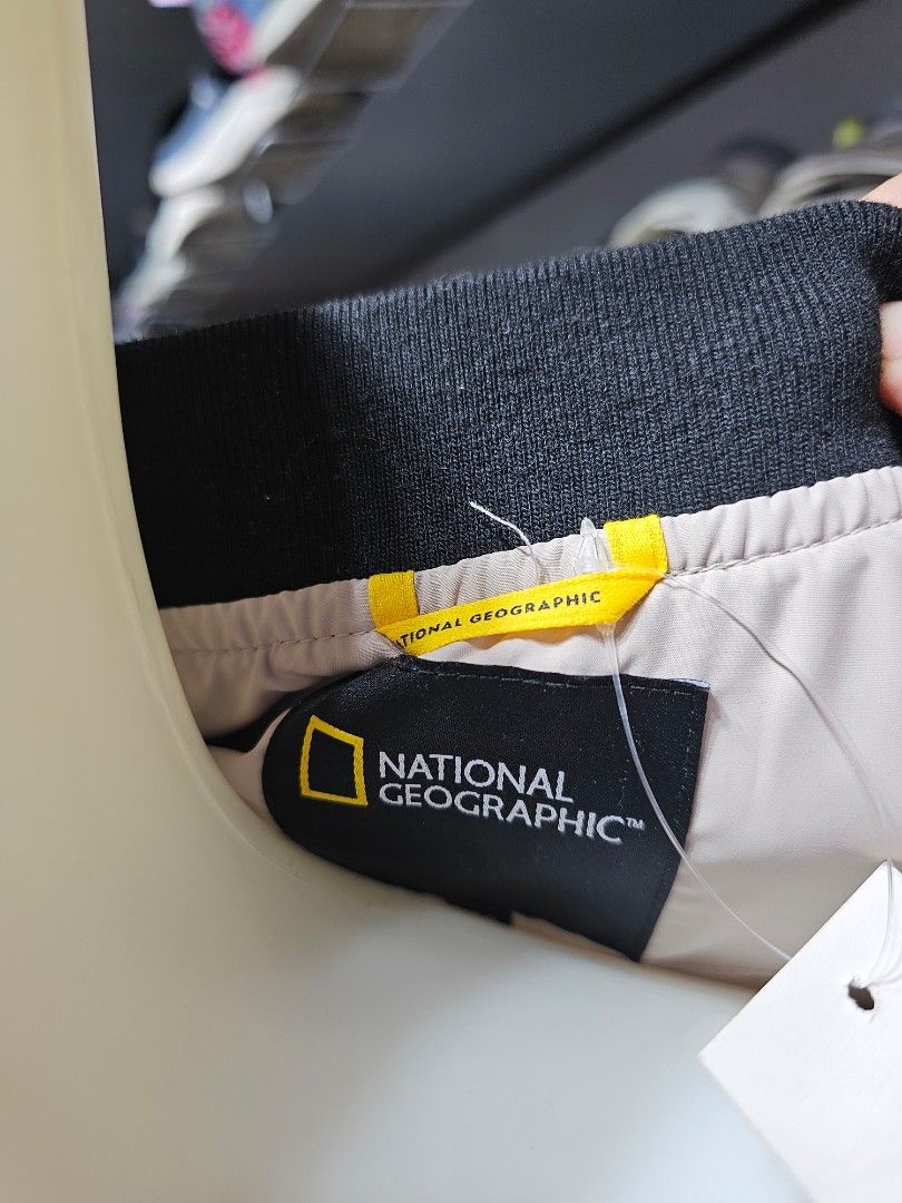 National Geographic Diamond Quilted Vest. (Category: Coats, Jackets and Outerwear) located in Baguio. Submitted by kayeonlineshop (Listing ID 1469848769, Image 2). Description: Lightweight, casual layering vest..