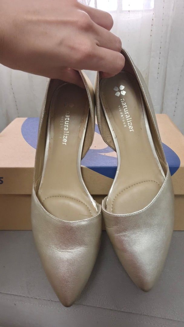 Naturalizer Gold N5 Contour Pointed Toe Flats (Category: Flats & Sandals) located in Quezon City. Submitted by curatedbymissgee (Listing ID 1469785081, Image 3). Description: ✨ Naturalizer Gold D'Orsay Flats – Elegant & Comfortable | Pre-Loved Add a touch of effortless elegance to your outfit with these beautiful Naturalizer gold pointed-toe flats! 💛 Featuring chic side cutouts and a sophisticated D'Orsay silhouette, they're perfect for dressing