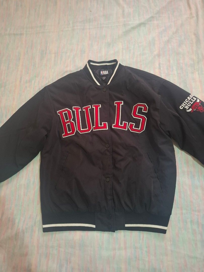 Nba x primark chicago bulls bomber/varsity jacket (Category: Coats, Jackets and Outerwear) located in Narvacan. Submitted by jigger85_2ndaccount (Listing ID 1469772291, Image 2). Description: Nba x primark chicago bulls bomber/varsity jacket like new 9.7/10 condition size: 2 xs Uk size dimes: 22 1/2 x 25 1/2 it can fit to small to semi large bought in UK issue: need wash location : ilocos sur can ship thru LBC or JNT.