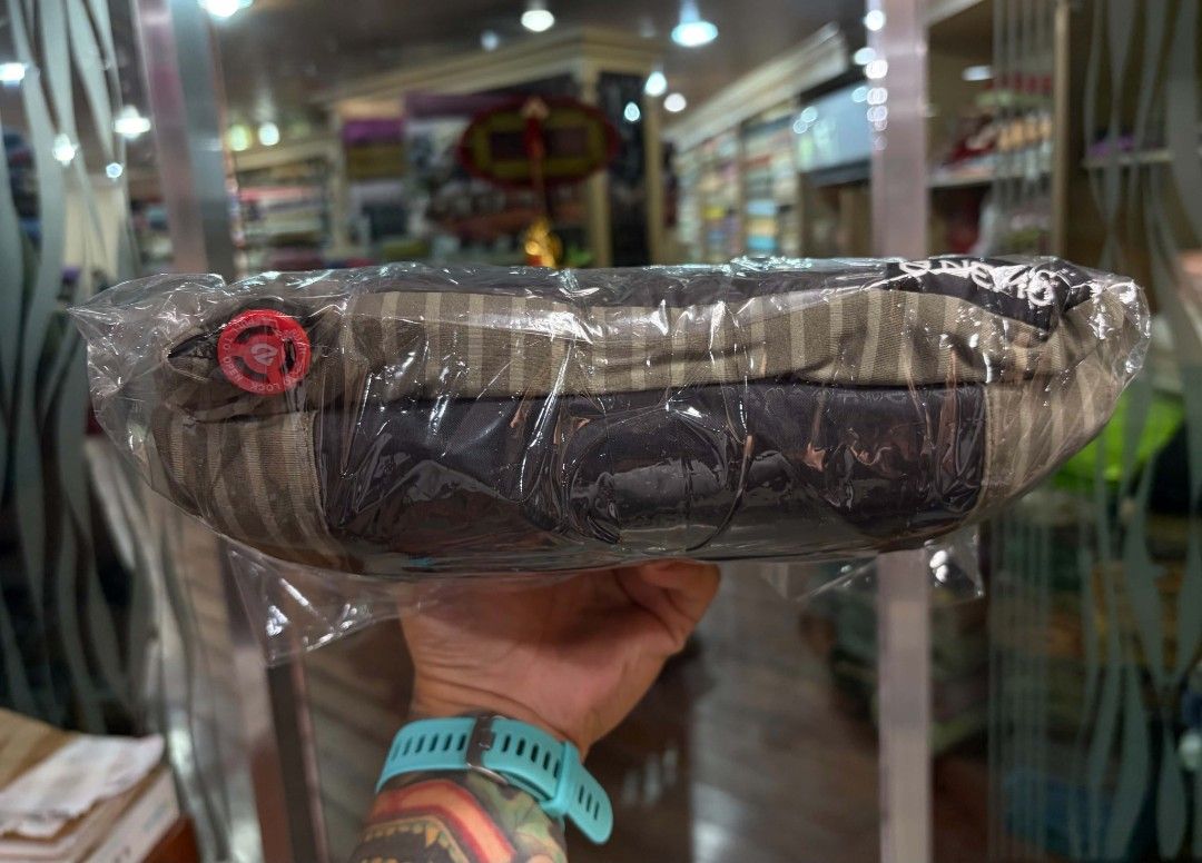 NEMO Fillo Camping Pillow (Category: Hiking & Camping) located in Davao. Submitted by juanmigzdvo (Listing ID 1469800420, Image 3). Description: NEMO Equipment Fillo Camping Pillow Good as New ✅️ *Storage Unused* Php 2,650.00 PM for more Inquiry 😁....