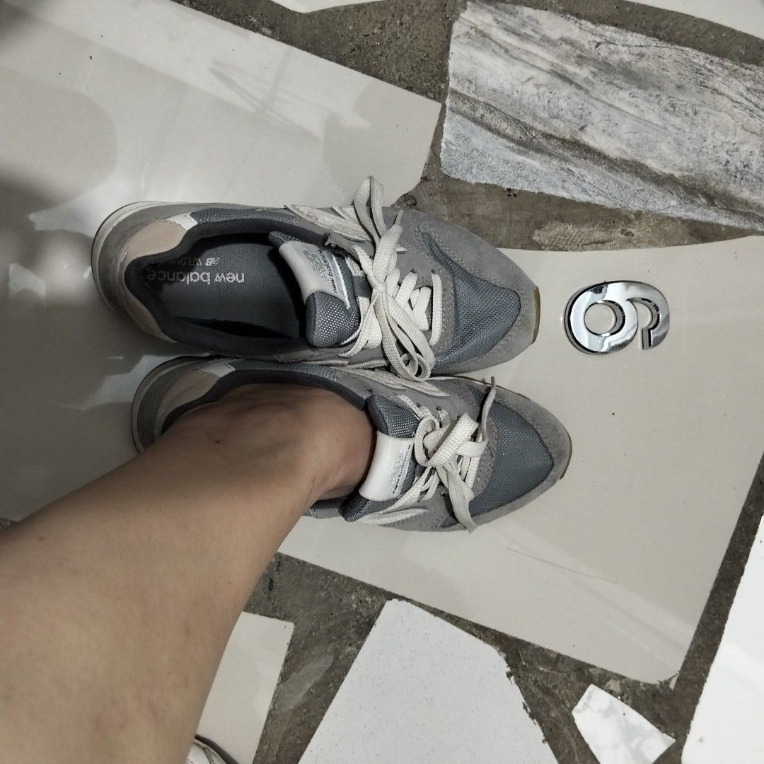 New Balance 996 (Category: Sneakers) located in El Salvador. Submitted by francheskaukayukay (Listing ID 1469856628, Image 1). Description: .