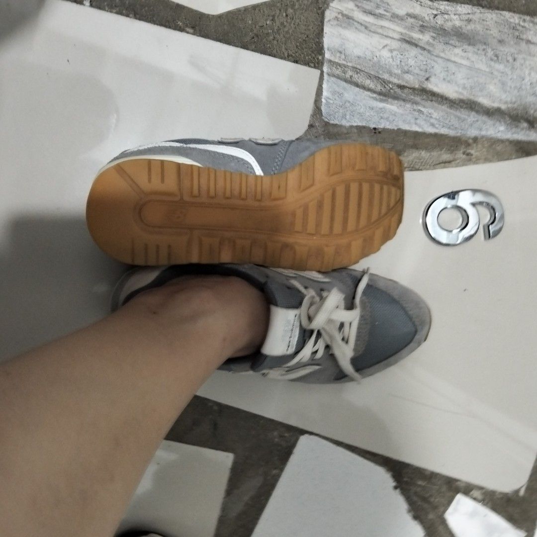 New Balance 996 (Category: Sneakers) located in El Salvador. Submitted by francheskaukayukay (Listing ID 1469856628, Image 3). Description: .