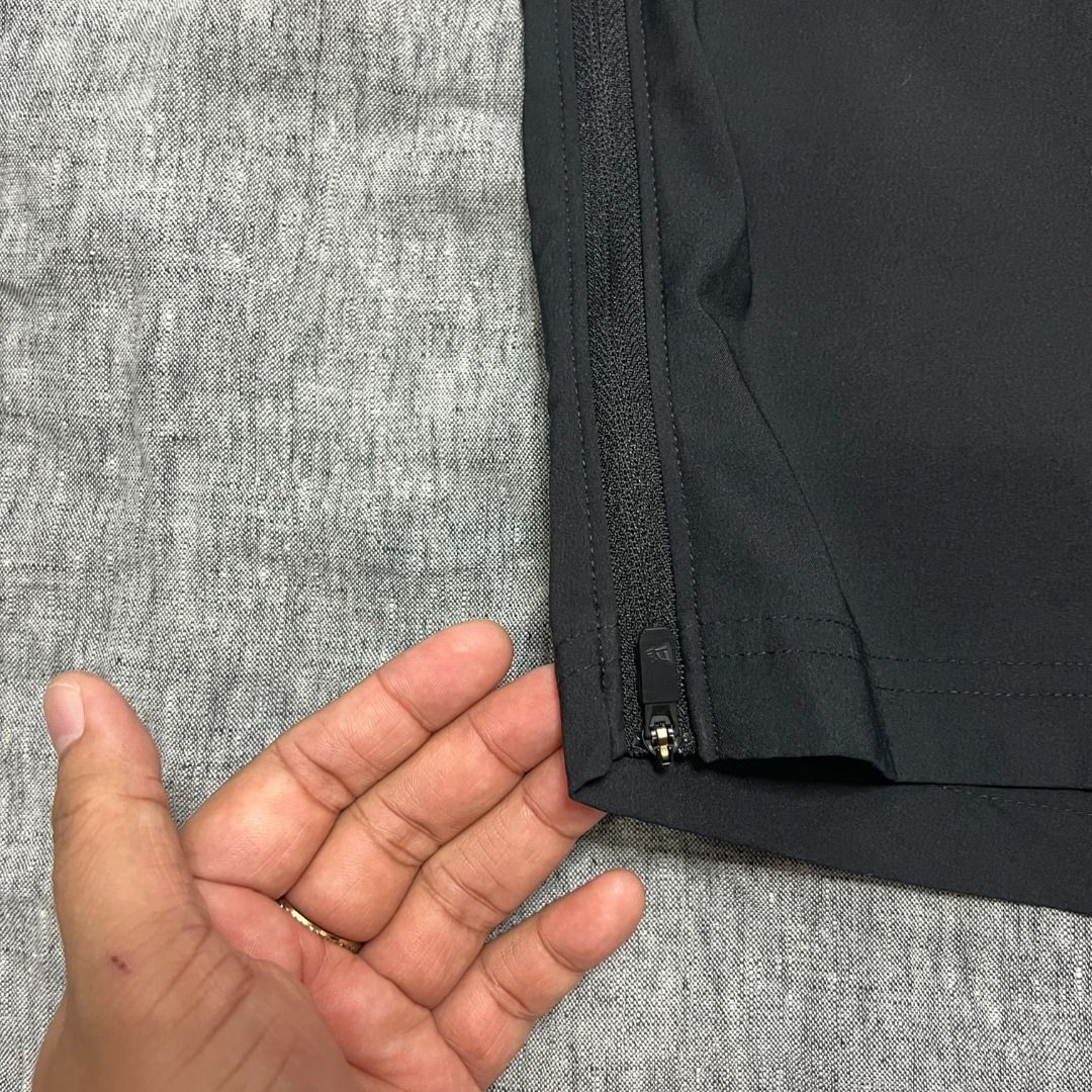 New Era Bowmen Football Quarter-Zip Performance Pullover Large (Category: Activewear) located in Talisay. Submitted by sidequested.archive (Listing ID 1469812960, Image 3). Description: 📝Details • Condition: Very good pre-loved condition with clean embroidered Bowmen Football logo, functional zippers, and minimal visible wear. • Color rating: 10/10 • Size: L (on tag; see measurements for accuracy) • Measurements (in inches): 24’ W × 30’ L ( fits