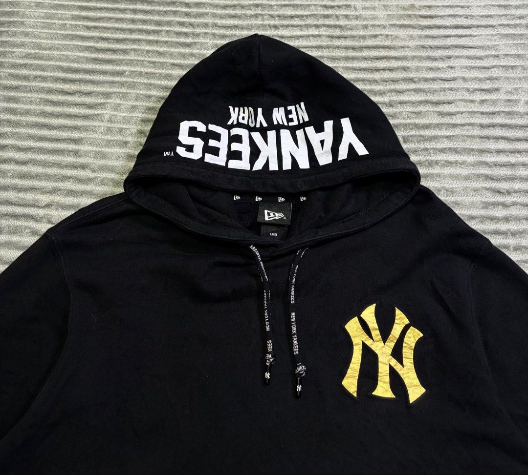 New Era “new york Yankees” jacket (Category: Coats, Jackets and Outerwear) located in Kawit. Submitted by samfuentebella09 (Listing ID 1469862616, Image 2). Description: NEW ERA “NY YANKEES” HOODIE JACKET✅ ▪️Size LARGE on tag✅ ▪️Width”23 x 28”Length✅ ▪️Excellent Condition 9/10✅ ▪️Color Rate 10/10✅ ▪️Good As New✅ Add sf💸 Pm🔑.