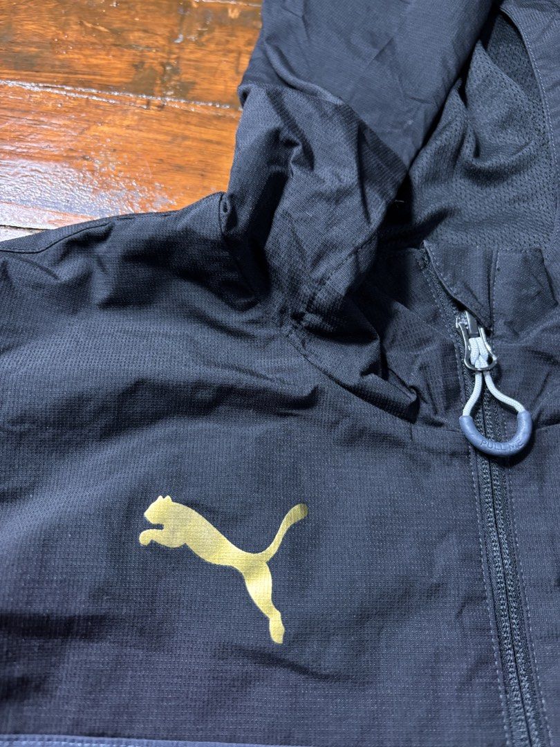 Newcastle United 2014-15 Track Jacket (Category: Coats, Jackets and Outerwear) located in Manila. Submitted by earlylifecrisis (Listing ID 1469863319, Image 2). Description: Sz Medium Condition 8.5/10 Pocket zipper back not working Measure it by inch Width: 22.5 Length: 28.5 Shoulder: 19 Sleeve: 26.5 Bust: Hem: •Refund / Returns not allowed allowed •Please do check the dimensions size on labels sometimes are not accurate on the sizing •Ask me bef