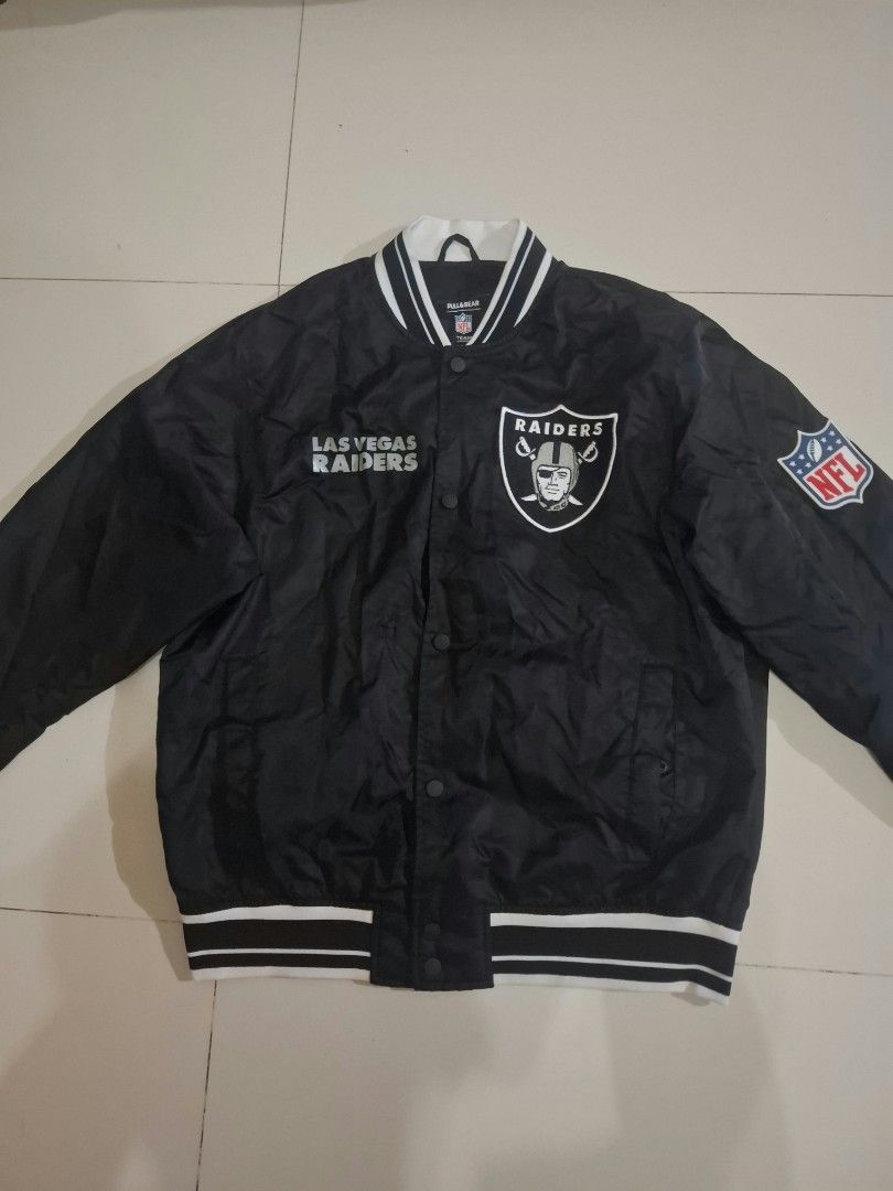 NFL x pull & bear varsity bomber jacket (Category: Coats, Jackets and Outerwear) located in Narvacan. Submitted by jigger85 (Listing ID 1469878865, Image 2). Description: NFL x pull & bear varsity bomber jacket like new 9.8/10 condition no issues size: medium on tag UK size dimes: 23 x 26 can fit to medium to semi xl bought in UK loc. ilocos sur.