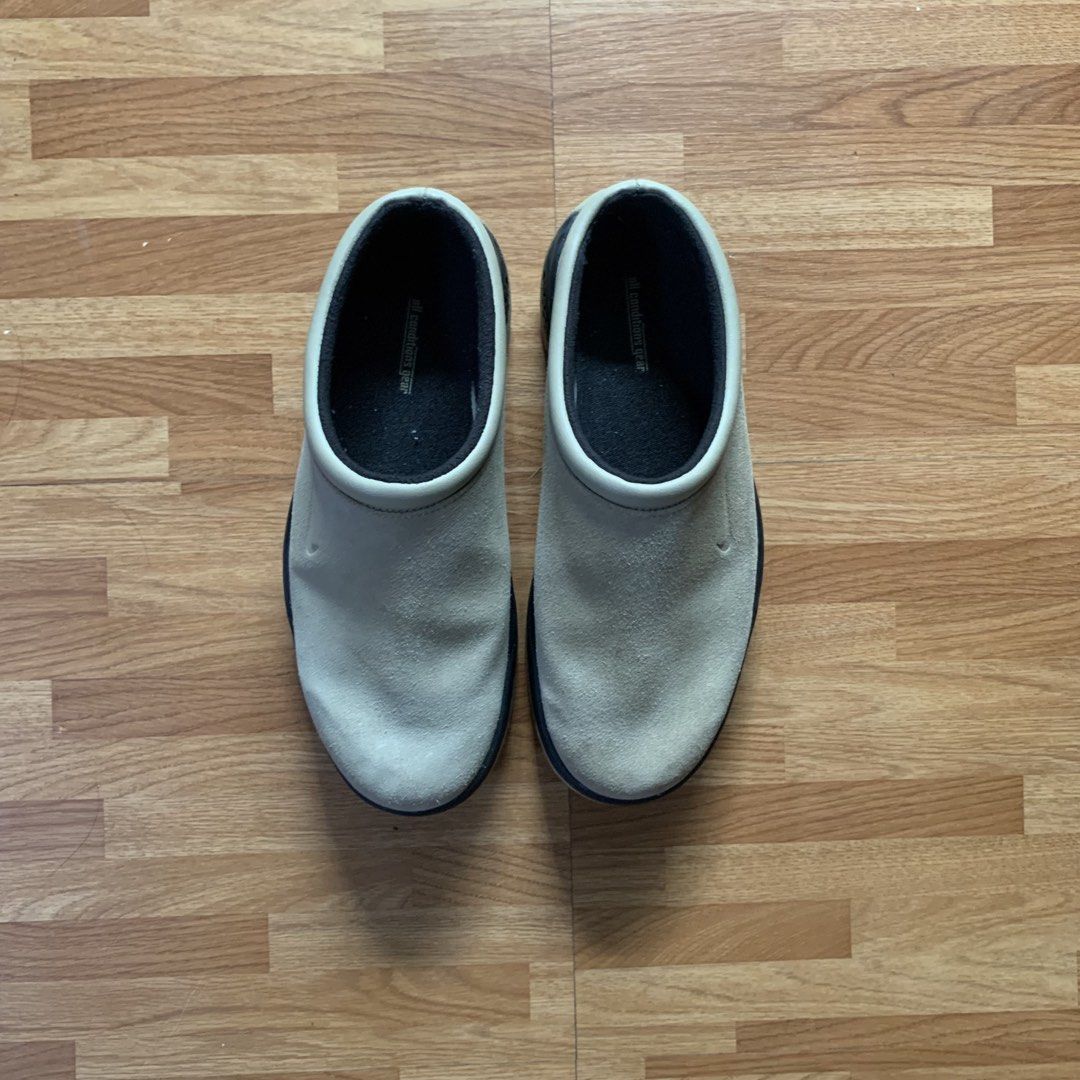 Nike acg mules (Category: Slippers & Slides) located in Davao. Submitted by oplangtungyang (Listing ID 1469813410, Image 2). Description: Almost new condition 9us/42.5eur/27cm(snug to 9.5) ₱5,000shipped or offer.