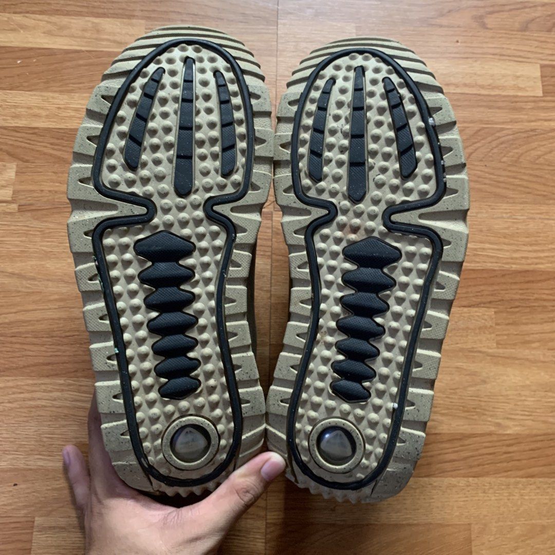 Nike acg mules (Category: Slippers & Slides) located in Davao. Submitted by oplangtungyang (Listing ID 1469813410, Image 3). Description: Almost new condition 9us/42.5eur/27cm(snug to 9.5) ₱5,000shipped or offer.