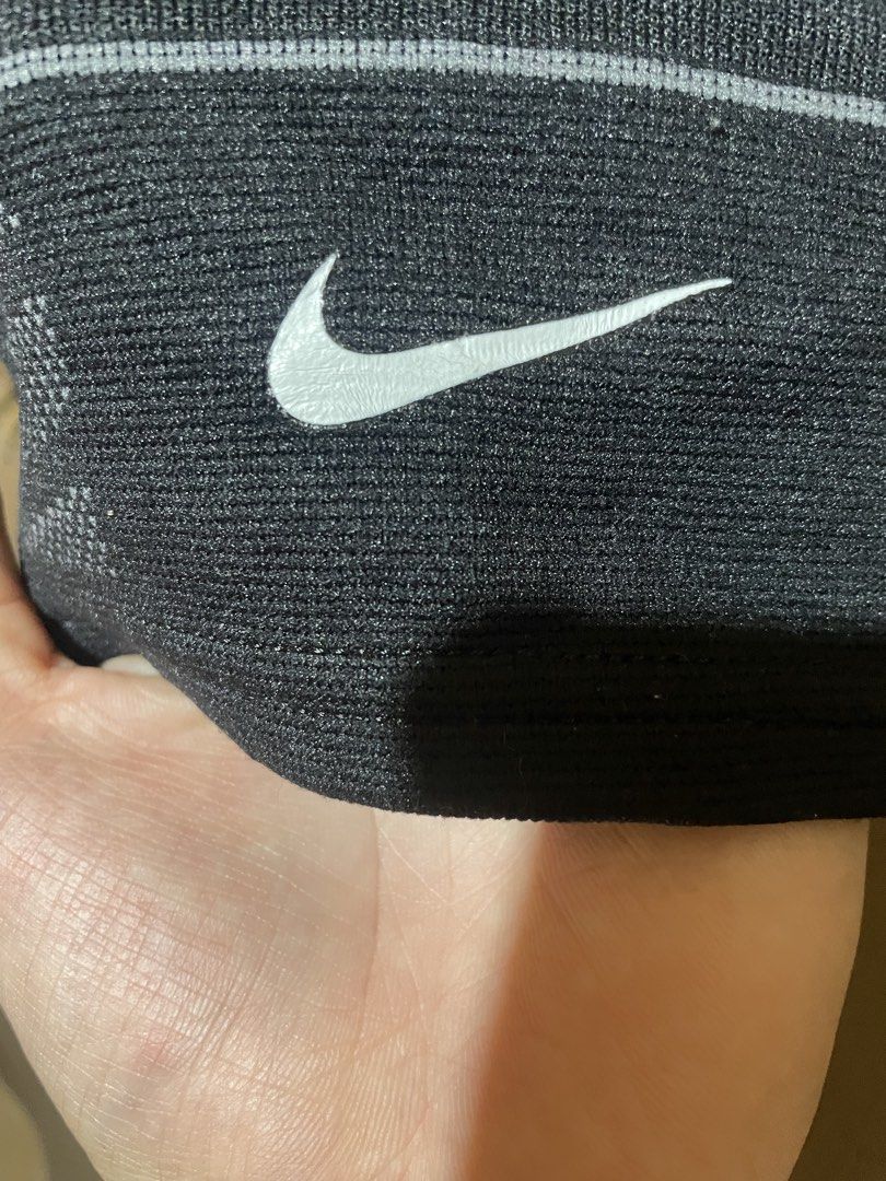 Nike Advantage Knitted Knee Sleeve (Category: Announcements) located in Cagayan de Oro. Submitted by jhonny_kevz930 (Listing ID 1469863442, Image 2). Description: .