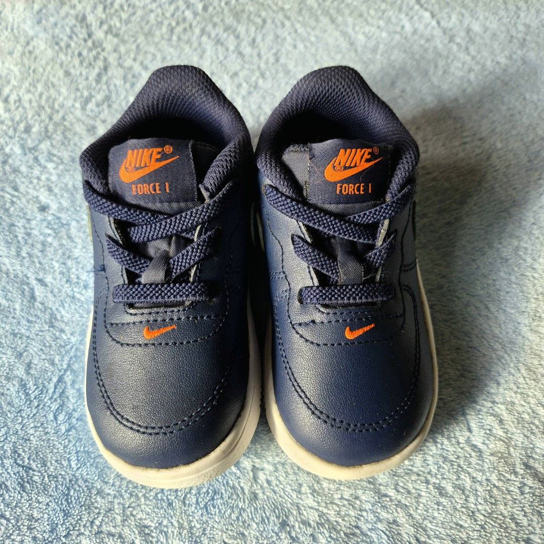 NIKE AIR FORCE 1 BABIES AND KIDS (Category: Babies & Kids Fashion) located in Lipa City. Submitted by mahdeclutters (Listing ID 1469814086, Image 2). Description: Nike Air Force 1 US 6C - 12CM Like New used only twice for photoshoot and birthday location: lipa city, batangas mod: j&t / lalamove/grab around batangas mop: gcash/bank transfer.