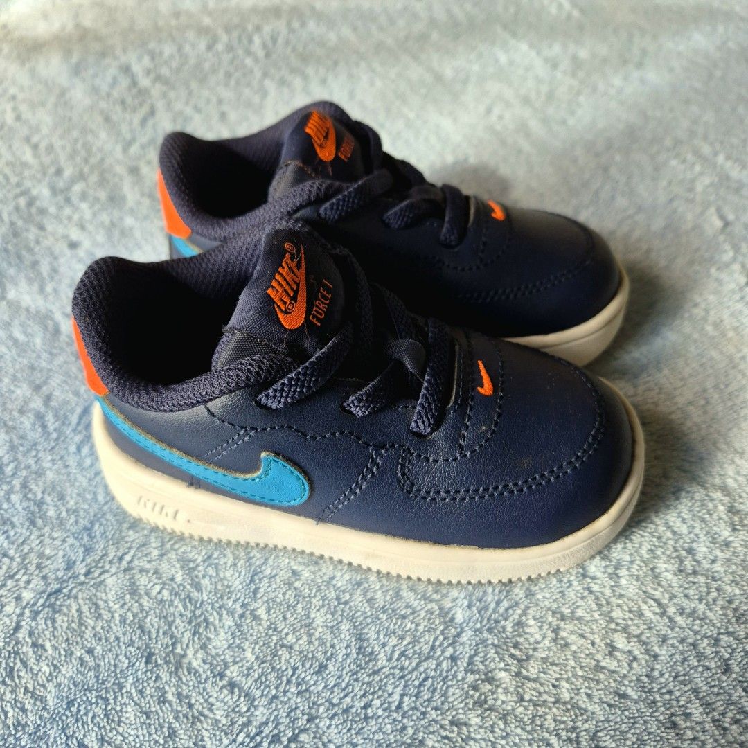 NIKE AIR FORCE 1 BABIES AND KIDS (Category: Babies & Kids Fashion) located in Lipa City. Submitted by mahdeclutters (Listing ID 1469814086, Image 3). Description: Nike Air Force 1 US 6C - 12CM Like New used only twice for photoshoot and birthday location: lipa city, batangas mod: j&t / lalamove/grab around batangas mop: gcash/bank transfer.