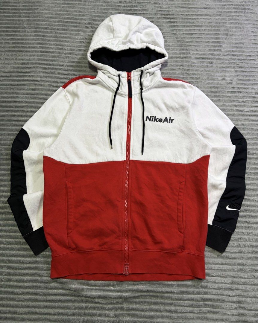 NIKE AIR TRI-tone fullzip jacket (Category: Coats, Jackets and Outerwear) located in Kawit. Submitted by samfuentebella09 (Listing ID 1469864961, Image 1). Description: N1K3 AIR Tri-Tone Fullzip Jacket✅ ▪️Size Medium-LARGE fittings✅ ▪️Width”22 x 27”Length✅ ▪️Excellent Condition 9/10✅ ▪️Color Rate 10/10✅ ▪️Good As New✅ Add sf💸 Pm🔑.