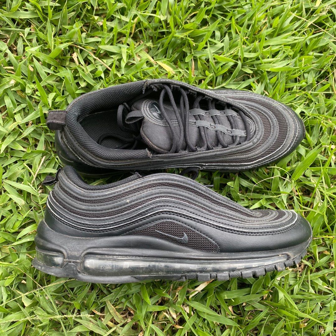 Nike Airmax 97 (Reflective) (Category: Sneakers & Footwear) located in Butuan. Submitted by gardenofjayden (Listing ID 1469802404, Image 2). Description: Nike Airmax 3pl Black 7.5us/ 40.5eur/ 7uk Used /Good condition Slightly Negotiable Pm for details 📩.