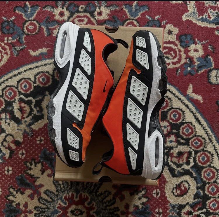 NIKE AIRMAX SNDR (Category: Sneakers) located in Manila. Submitted by new_yessirr (Listing ID 1469932847, Image 1). Description: NIKE AIRMAX SNDR SIZE 10 MENS 9/10 CONDITION NEEDS WASH BOUGHT LAST MAY FOR 5,000 PESOS 3500 PLUS SF W/BOX.
