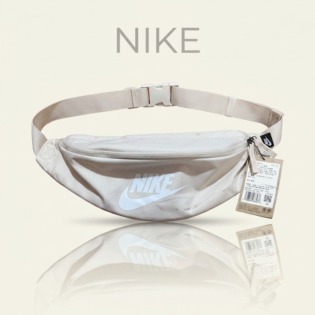Nike belt bag (Category: Belt bags, Clutches and Pouches) located in Carmen. Submitted by aquarius.00 (Listing ID 1469895142, Image 1). Description: laba lang nadumihan sa bale.