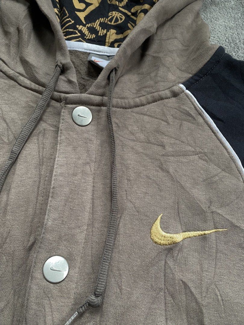 NIKE BLACK BOMBER VARSITY JACKET (Category: Coats, Jackets and Outerwear) located in Dalaguete. Submitted by mrthrift. (Listing ID 1469780109, Image 3). Description: .