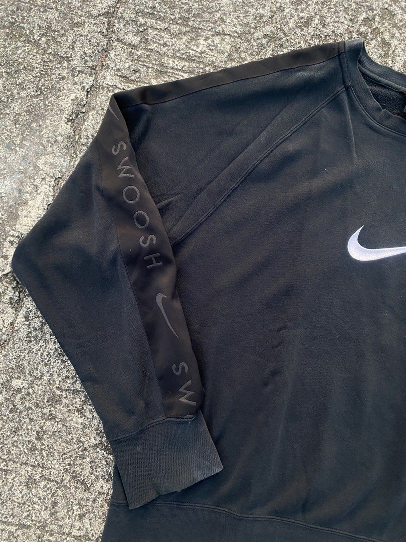 Nike Black Swoosh Logo Sweatshirt (Category: Coats, Jackets and Outerwear) located in Cavite. Submitted by johnrey0315 (Listing ID 1460895446, Image 3). Description: 25 x 28.5 XL NO ISSUE CR - 9.5 / 10 .