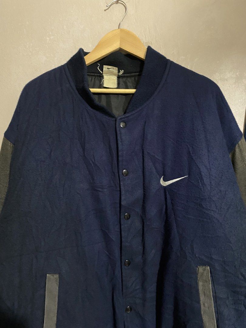 Nike Bomber (Category: Coats, Jackets and Outerwear) located in Cebu City. Submitted by bargain_garage (Listing ID 1469882626, Image 2). Description: Vintage Nike Bomber Jacket ISSUE : it seems the leather is not intact condition wisely its perfect! Measurements : - 26 | Width - 28 | Lenght Excellent! Sign of usage 🏷️ 1,499 Shipping fee is not yet included. Dm for more info!📥.