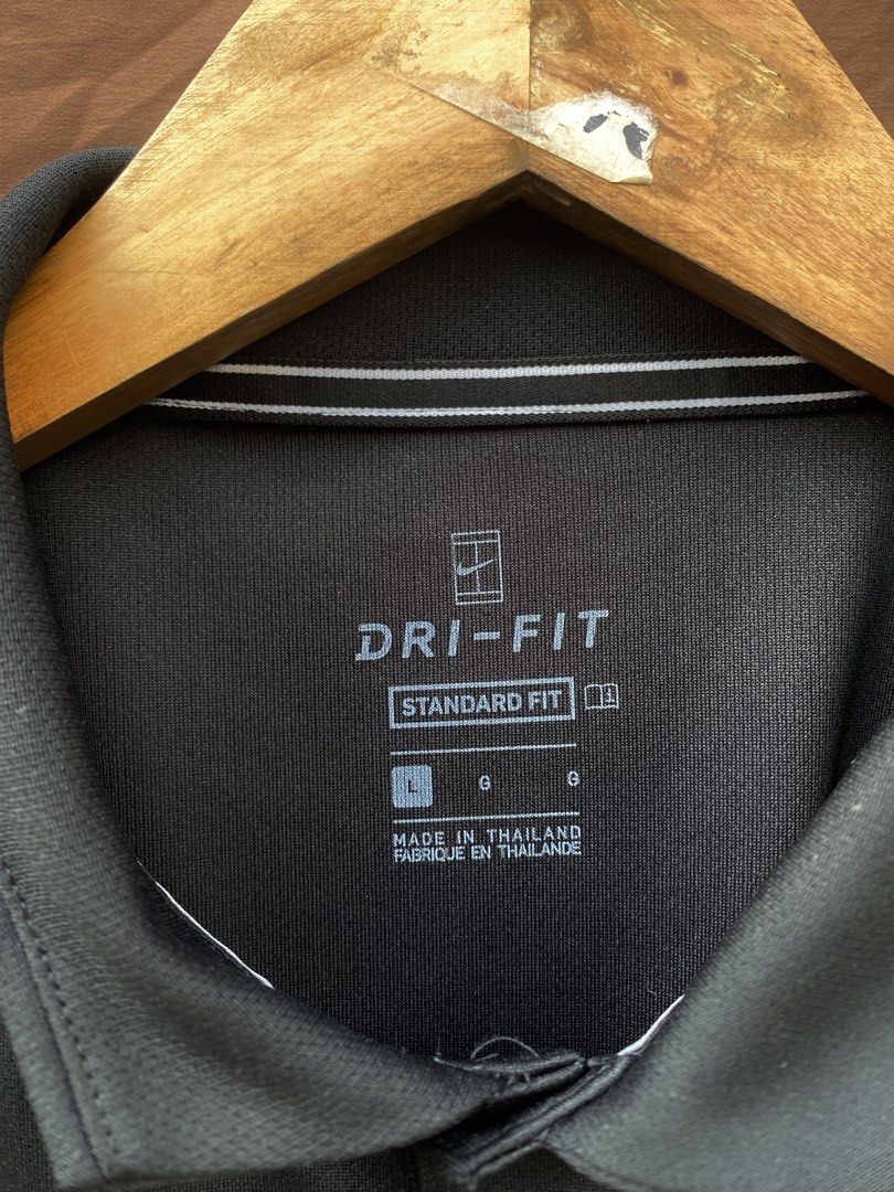 Nike Drifit Polo shirt (Category: Tshirts & Polo Shirts ) located in Antipolo. Submitted by treasurethings02 (Listing ID 1469794493, Image 3). Description: Nike Drift Polo Shirt Excellent Condition 9.6/10 CR Dimensions 21W/27L Medium Black color Photo Details🫶🏻.